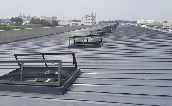 某中学室内体育馆大通排烟窗改造项目