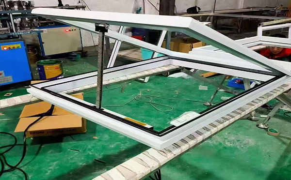 某地下车库出入口大通排烟窗配置工程